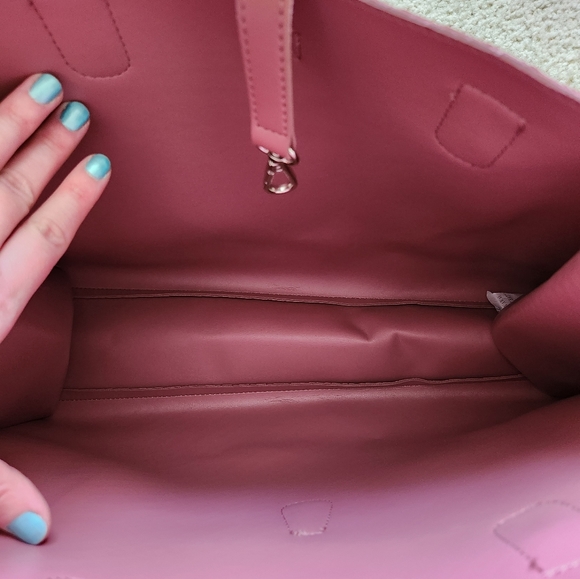 NWT Gold Metallic Tote Bag - Picture 7 of 8